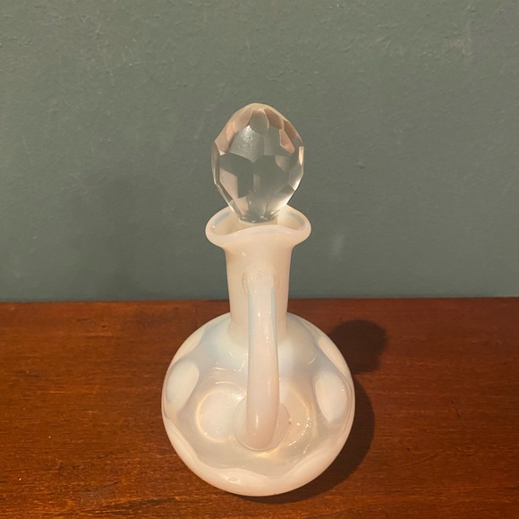 FENTON FRENCH OPALESCENT COIN DOT CRUET, C. 1940'S OR 1950'S - Picture 4 of 8